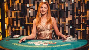 Antarmuka aplikasi m88 com menampilkan meja blackjack langsung dengan dealer profesional dan statistik permainan real-time